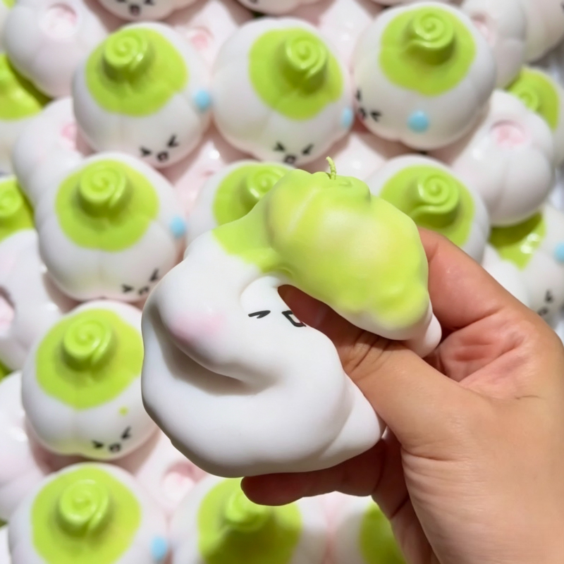 Cute Emoji Garlic ﻿Squishy Str - Party Games For Adults And Kids recension och pris